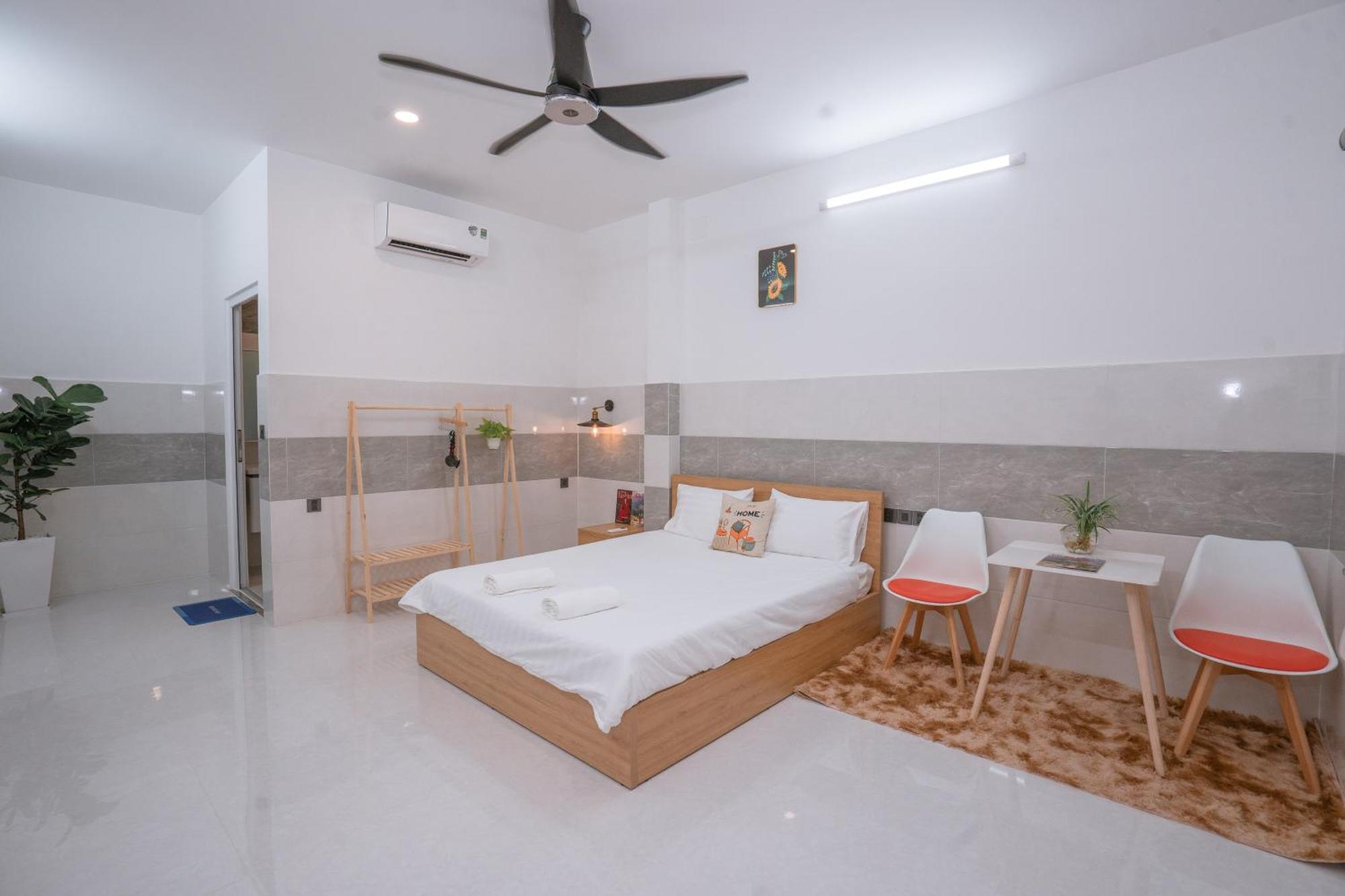 Aloha Saigon Premium By Local Travel Experts - Newly Opened, Less-touristy Location, Spacious Rooms, Glass Shower Bathroom, Free Breakfast & Walking Tour Nhà trọ