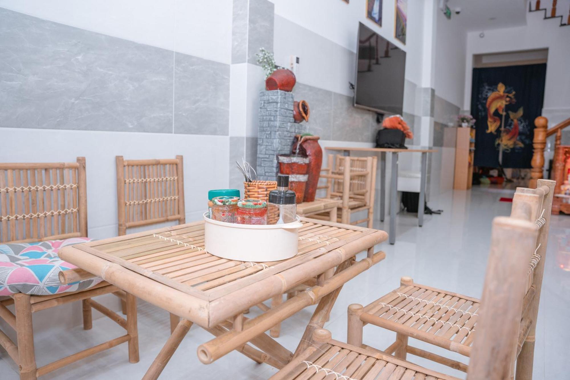 Nhà trọ Aloha Saigon Premium By Local Travel Experts - Newly Opened, Less-touristy Location, Spacious Rooms, Glass Shower Bathroom, Free Breakfast & Walking Tour TP. Hồ Chí Minh