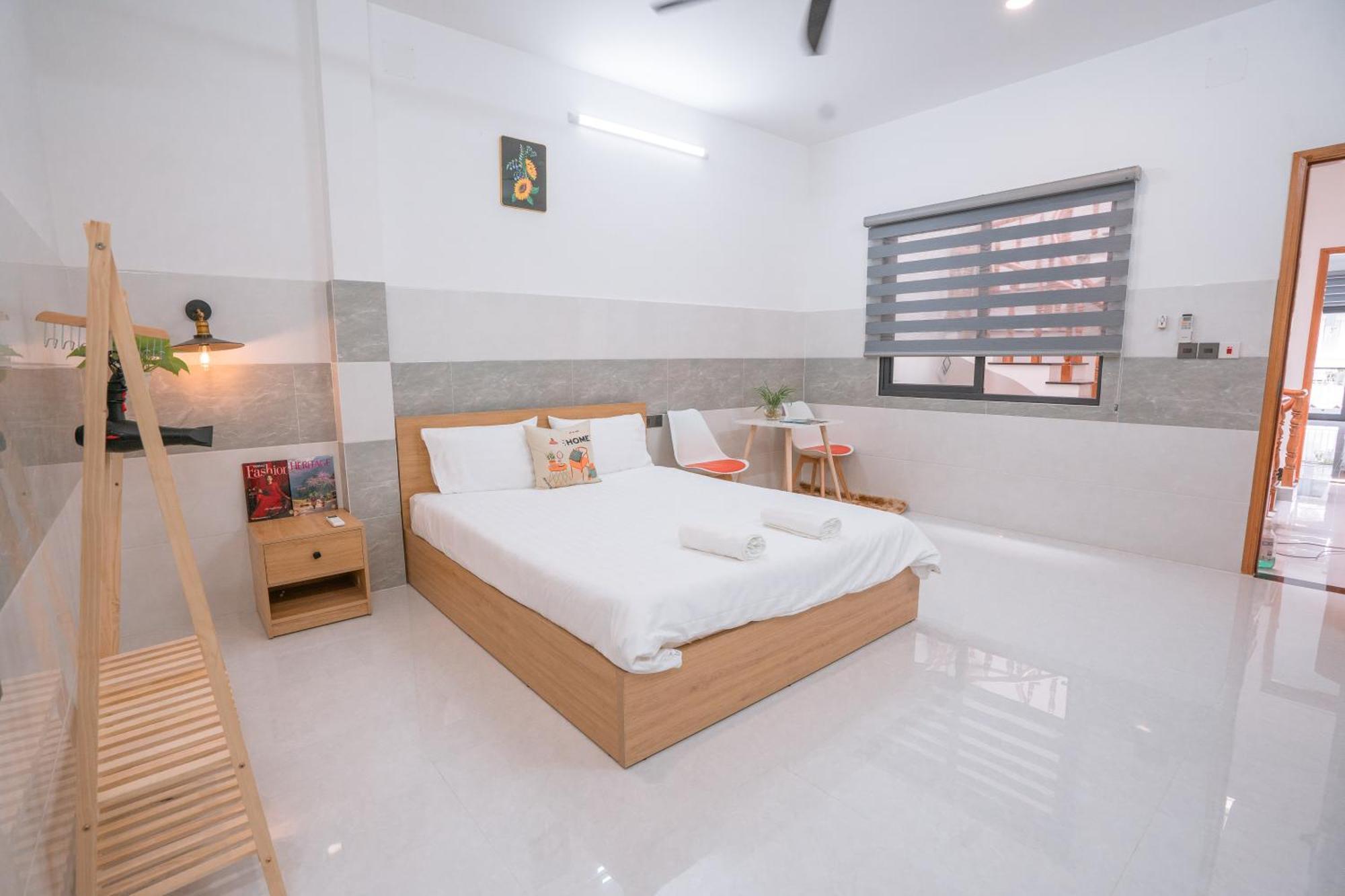 Aloha Saigon Premium By Local Travel Experts - Newly Opened, Less-touristy Location, Spacious Rooms, Glass Shower Bathroom, Free Breakfast & Walking Tour TP. Hồ Chí Minh