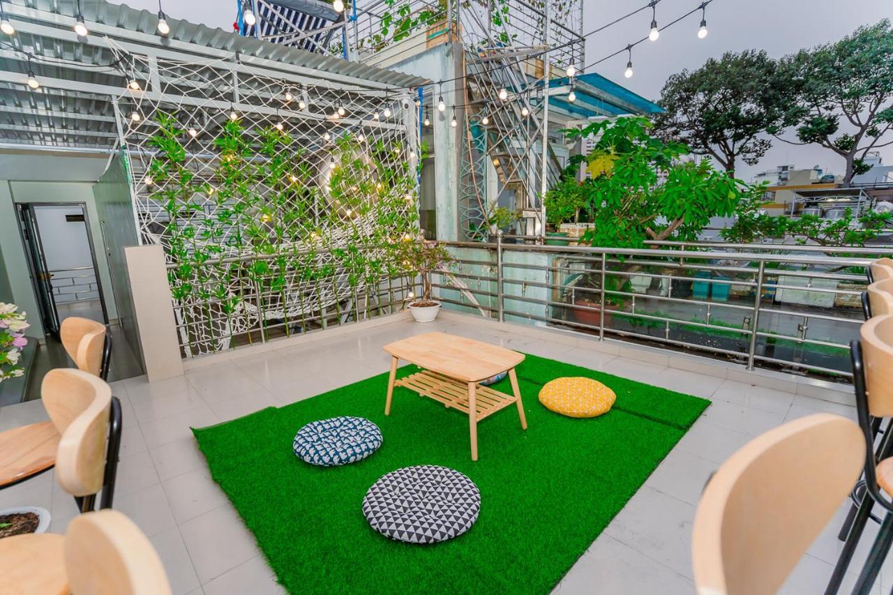 Nhà trọ Aloha Saigon Premium By Local Travel Experts - Newly Opened, Less-touristy Location, Spacious Rooms, Glass Shower Bathroom, Free Breakfast & Walking Tour