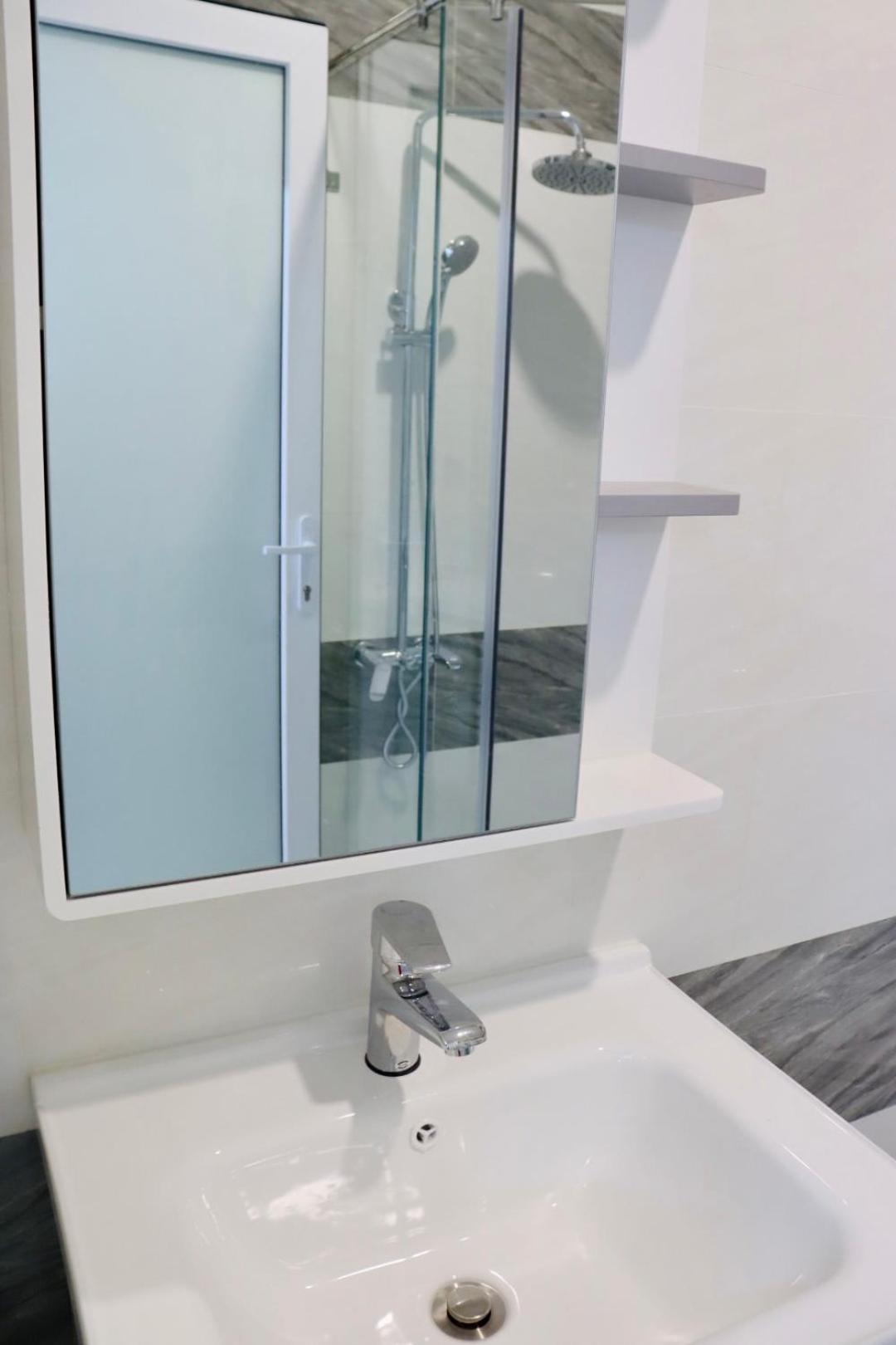 Aloha Saigon Premium By Local Travel Experts - Newly Opened, Less-touristy Location, Spacious Rooms, Glass Shower Bathroom, Free Breakfast & Walking Tour * TP. Hồ Chí Minh
